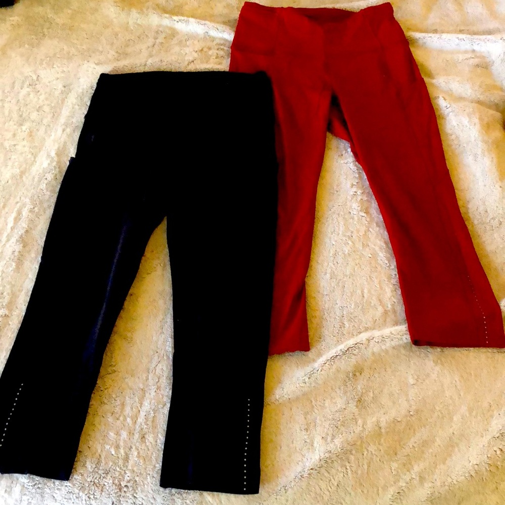 Two Lululemon cropped leggings